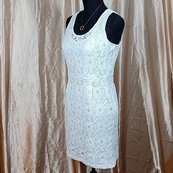 Banana Republic White Flower Lace Sheath Dress - Picture 15 of 16